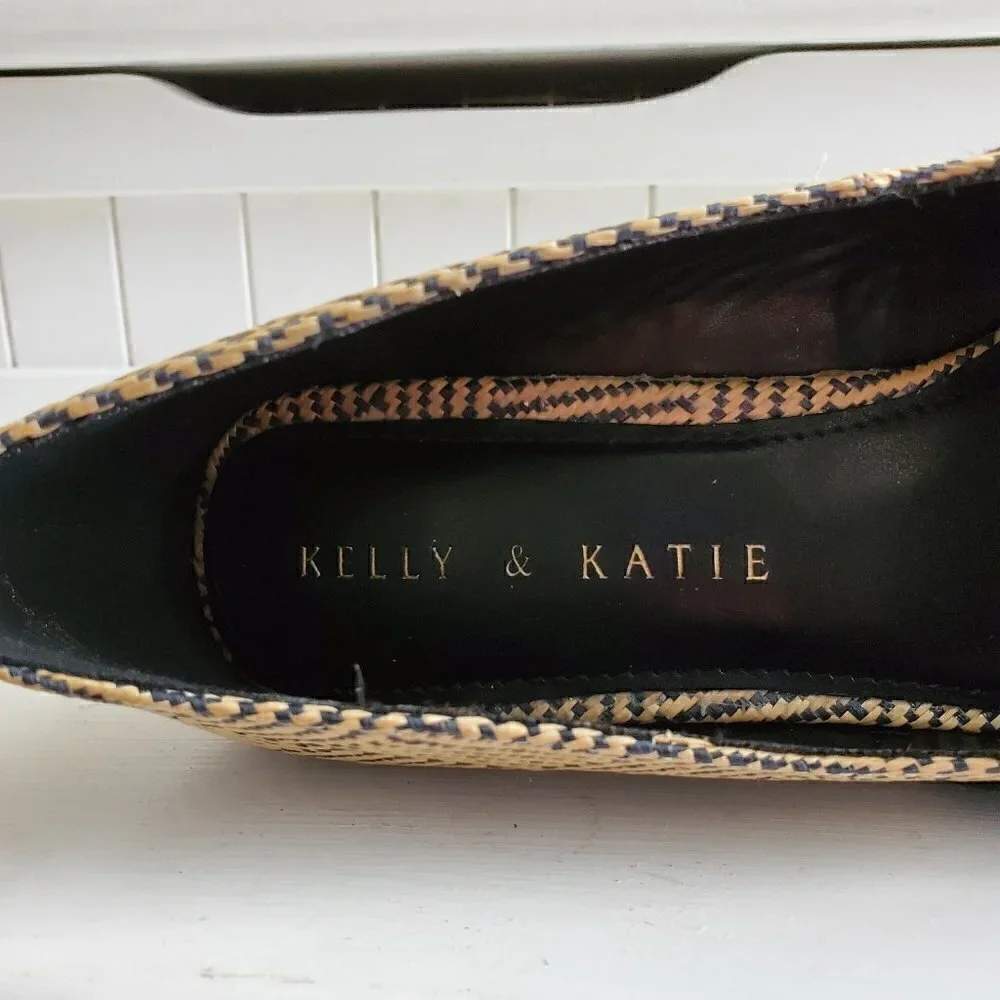 KELLY & KATIE ESPADRILLE WEDGE SANDAL SIZE 6.